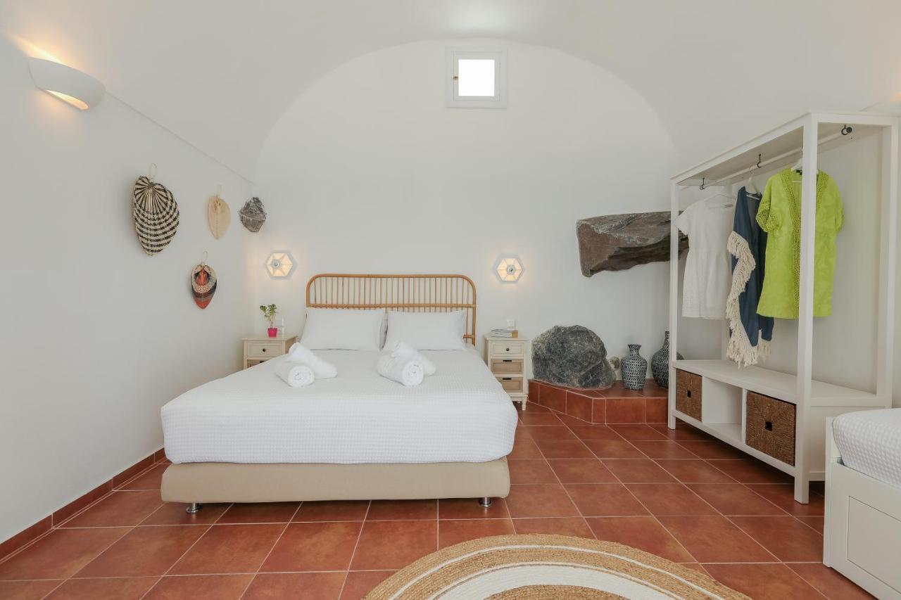 Petinos Traditional House Thirasia Exterior photo